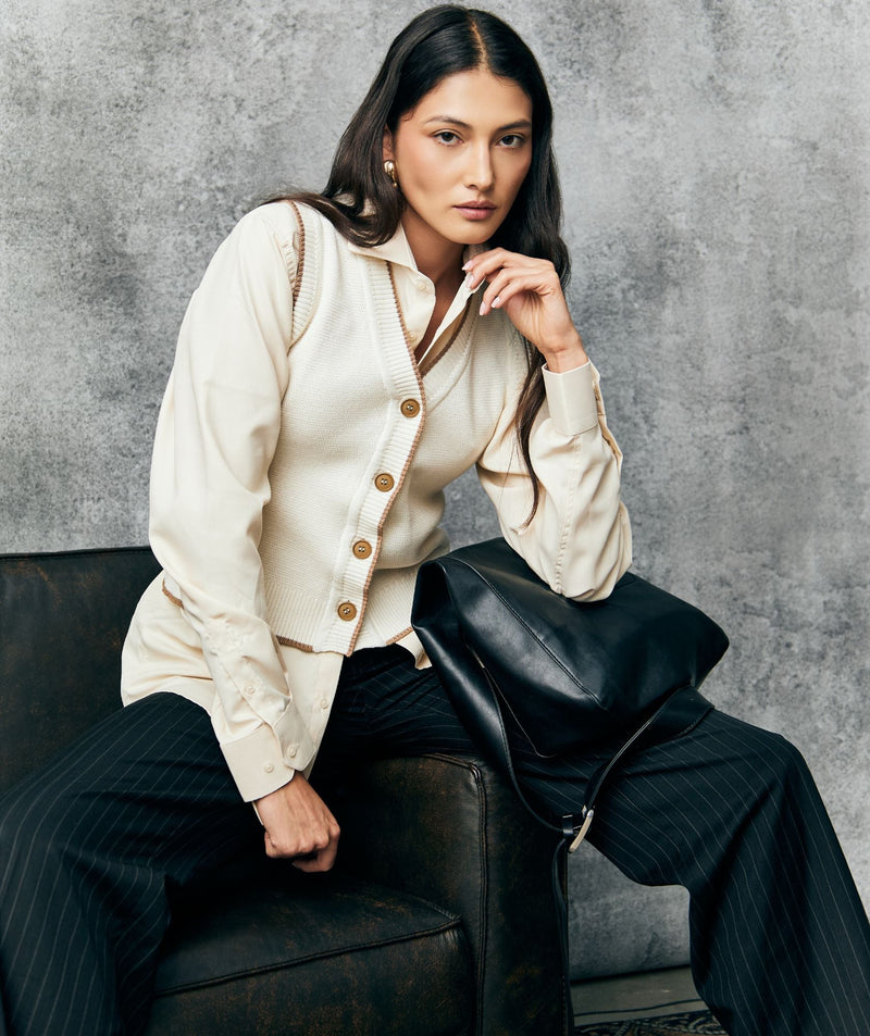 Chaleco Beige Tejido 100% Algodón con Cuello V - look completo - Alison