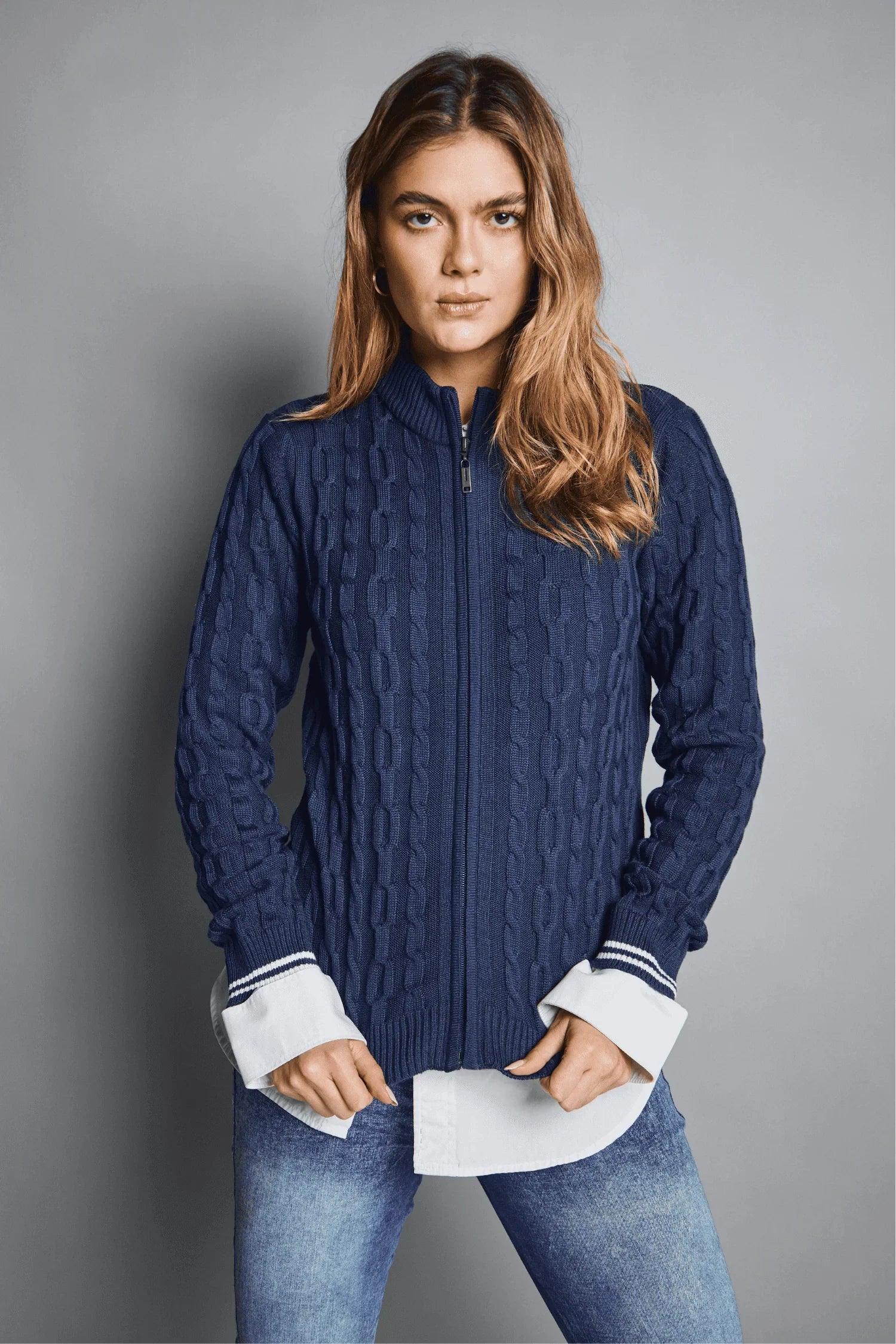 Chaqueta Siena – Sofisticación en Tejido de Punto