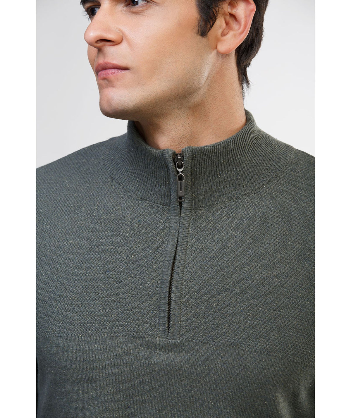 Suéter Halfzip Textured Hombre - Briceño - vista lateral - Alison