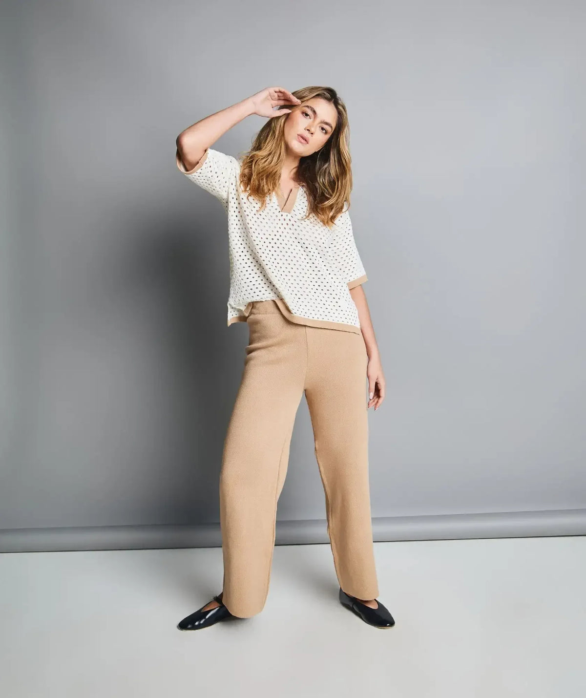 Camiseta Polo en Tejido de Punto - Camel - look completo - Alison