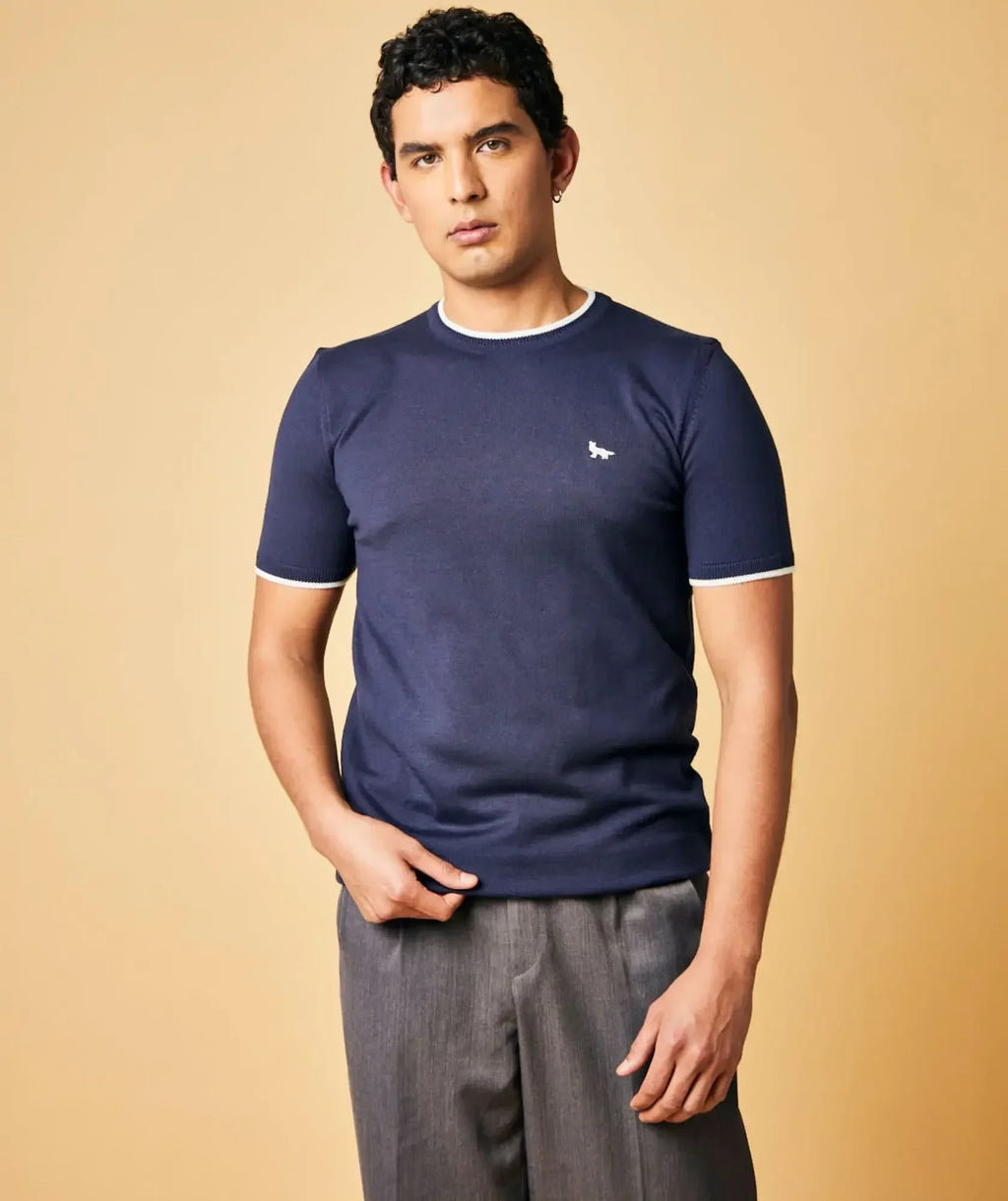 Camiseta Cuello Redondo Azul Oscuro Toledo - vista lateral - Alison