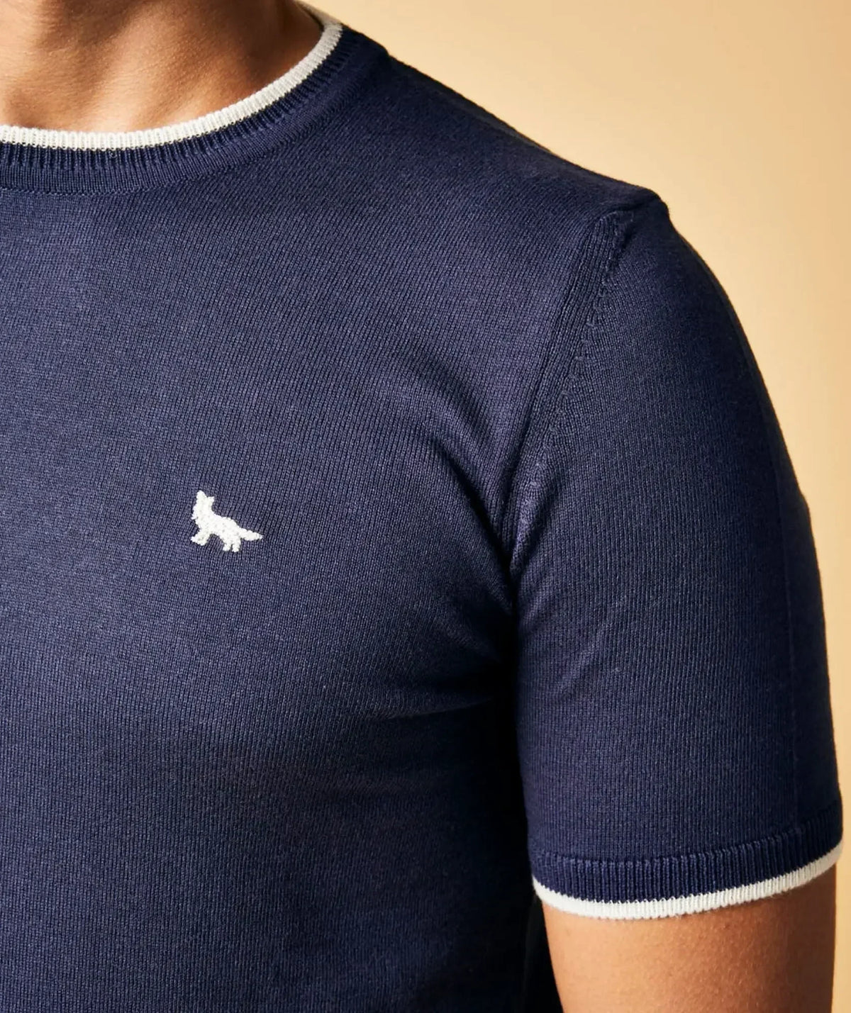 Camiseta Cuello Redondo Azul Oscuro Toledo - detalle - Alison