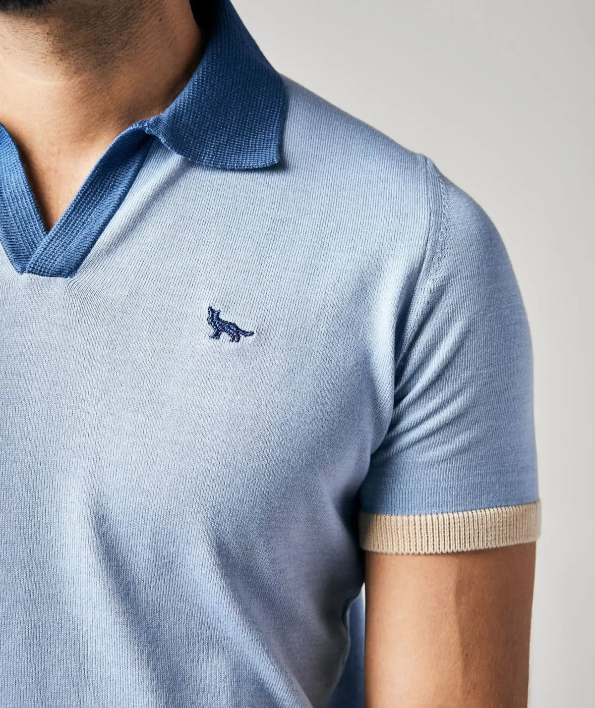 Camiseta Polo California Azul en tejido de punto - look completo - Alison