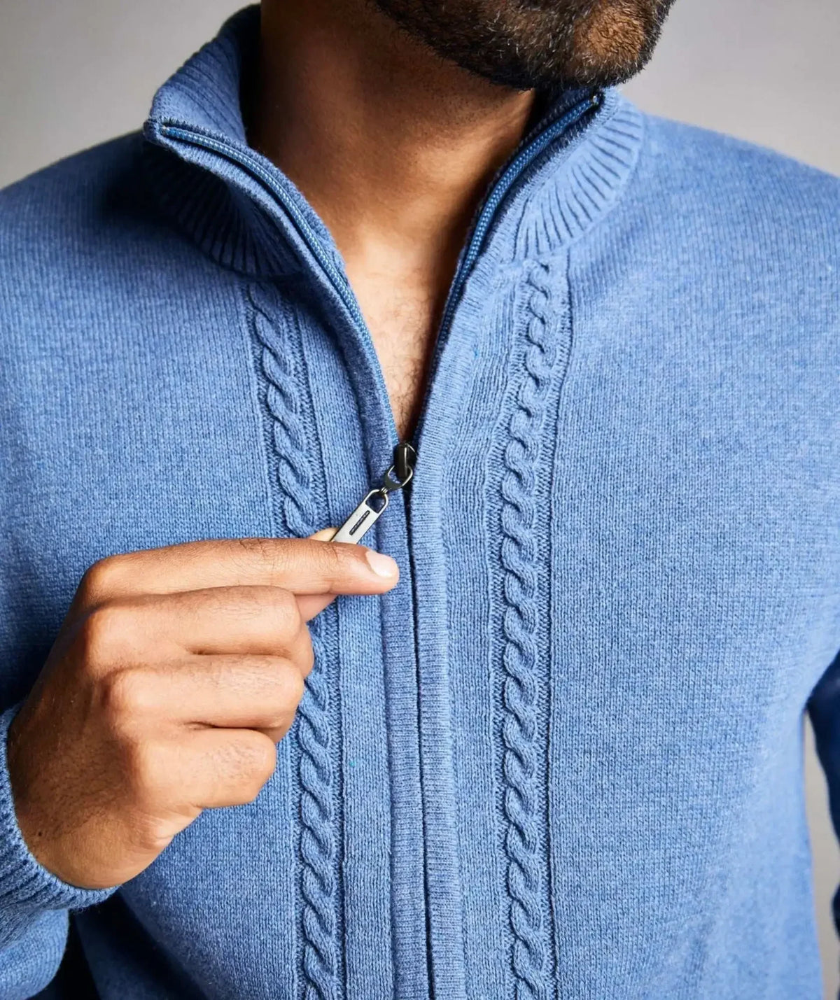 Chaqueta Tejida Con Cierre Y Detalle Trenzado - Tenza - vista lateral - Alison
