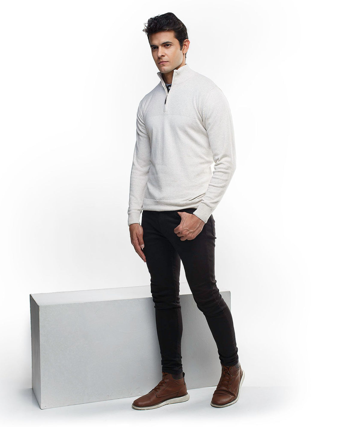 Suéter Halfzip Textured Hombre - Briceño - cuerpo completo - Alison