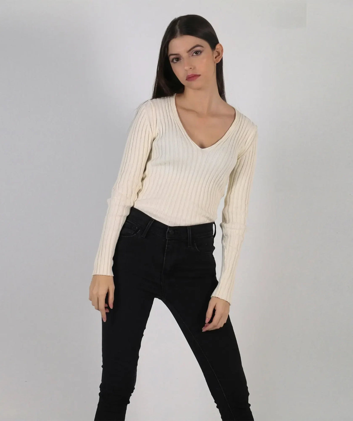 Suéter de Algodón con Escote en V - look completo - Alison