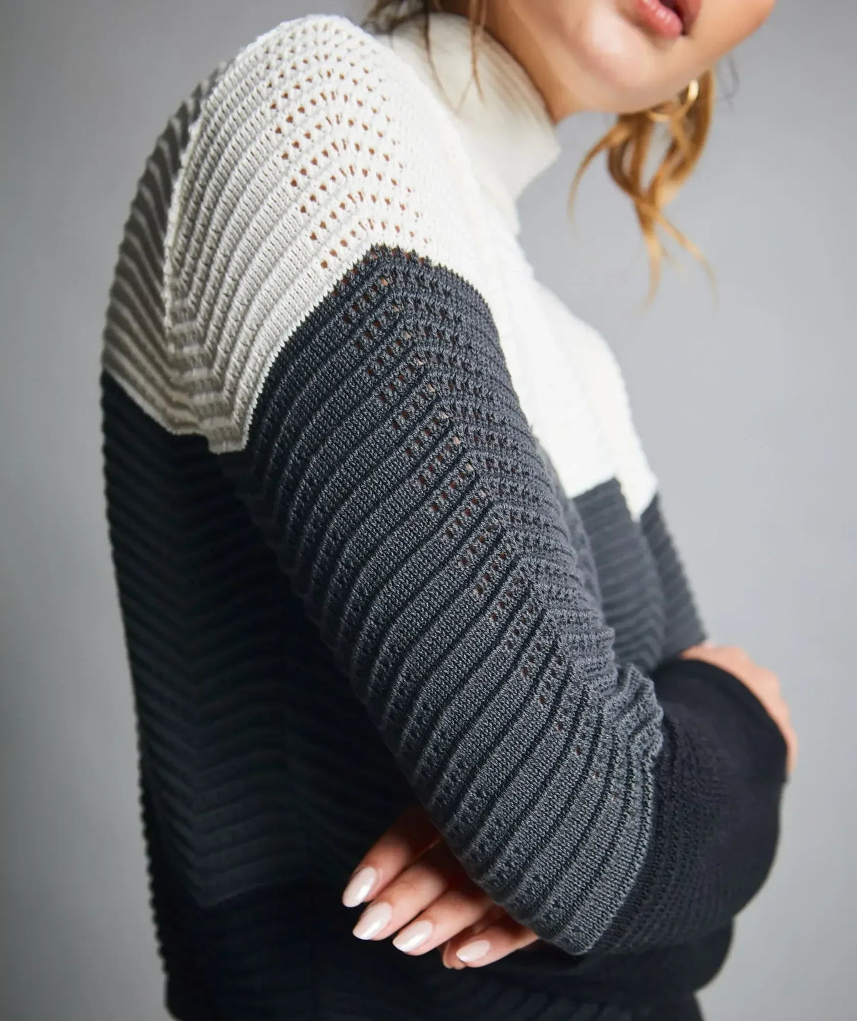 Crop Top Brisa Negro - Tejido de Punto Bicolor - vista frontal - Alison