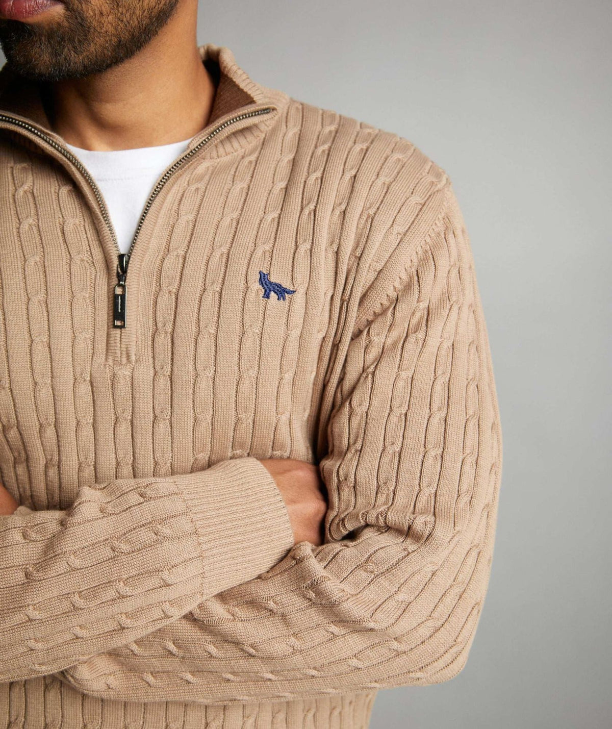 Suéter Palmira Camel con pantalón - Detalle Producto