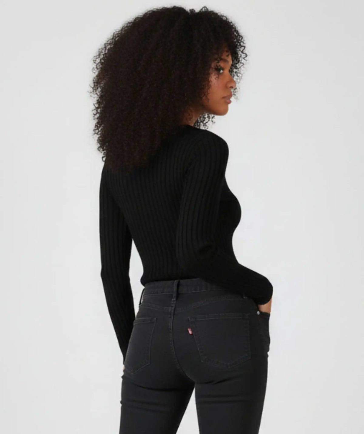 Escote Negro en Cuello V de Algodón | Leticia