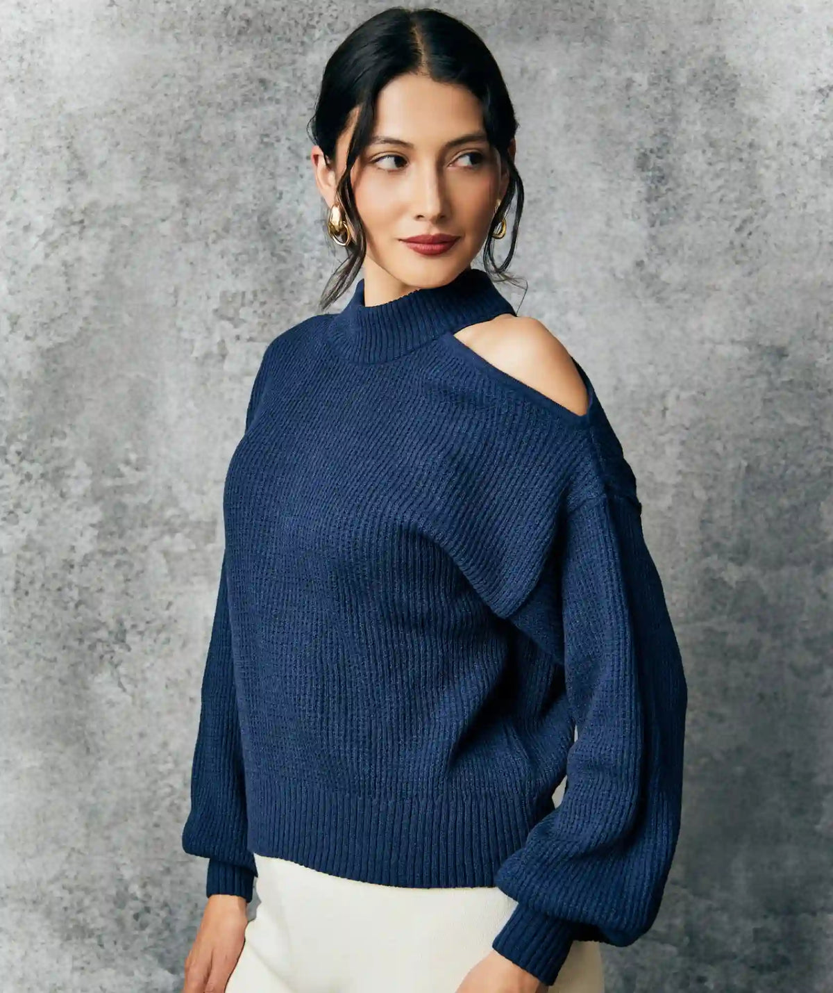 Suéter Tejido Azul Oscuro con Abertura Cut-Out en Hombro | Malambo