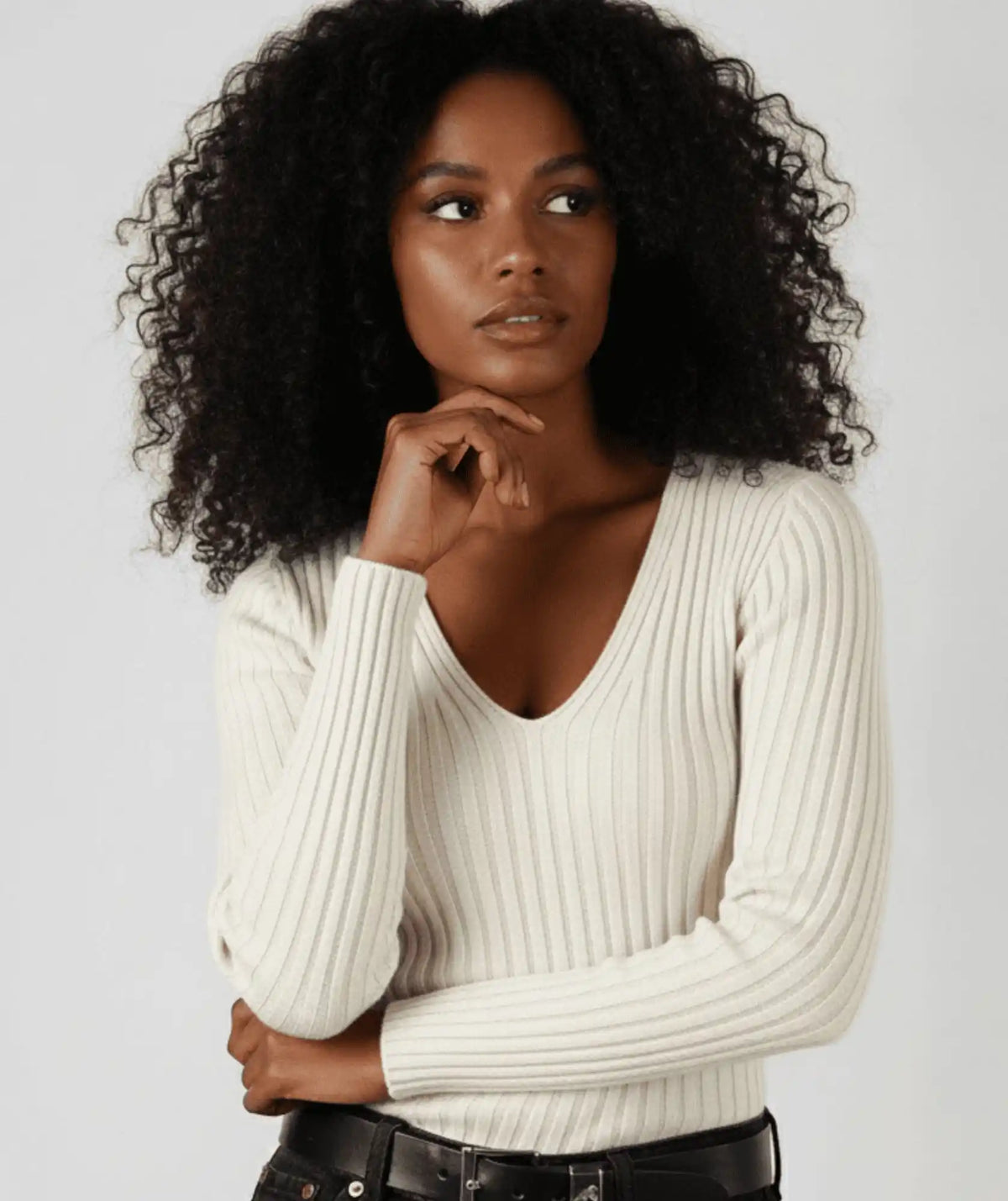Escote Beige en Cuello V de Algodón | Leticia
