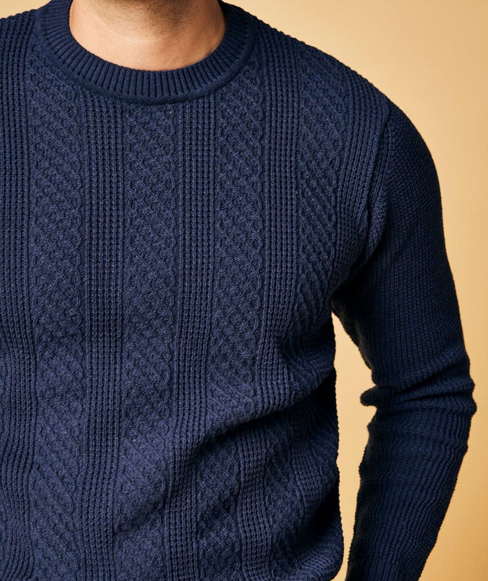 Suéter Cajicá - Tejido Trenzado Azul Marino - look completo - Alison